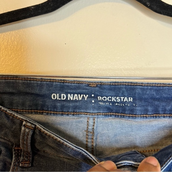 Old Navy Rockstar Medium Wash Denim Jeans Women’s Casual 10 Regular - Picture 4 of 8